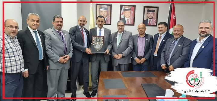 الصيادلة تكرم مدير عام الغذاء والدواء