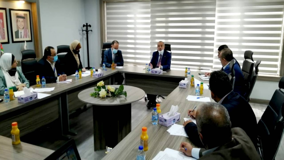 إرسال لجنة فنية إلى الجفر الاثنين لدراسة أسباب المعاناة من روائح الكبريت في مياه الشرب