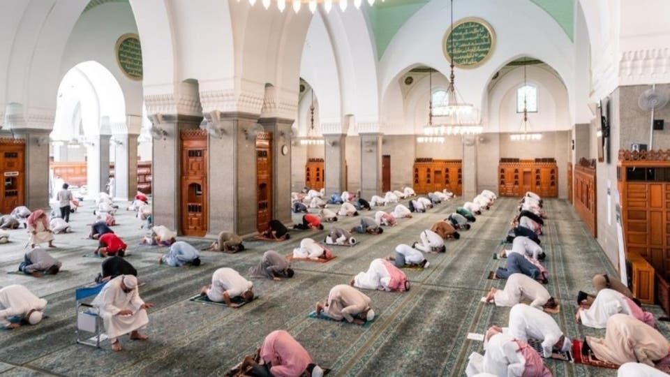 الأوقاف: دراسة لإلغاء التباعد بين المصلين في المساجد