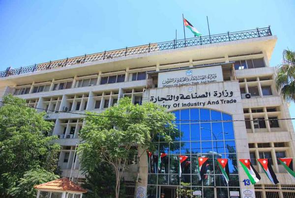 الصناعة والتجارة تطرح عطاء لشراء 120 الف طن قمح