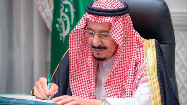 السعودية: إعفاء توفيق الربيعة من "الصحة" وتعيينه وزيرًا للحج والعمرة