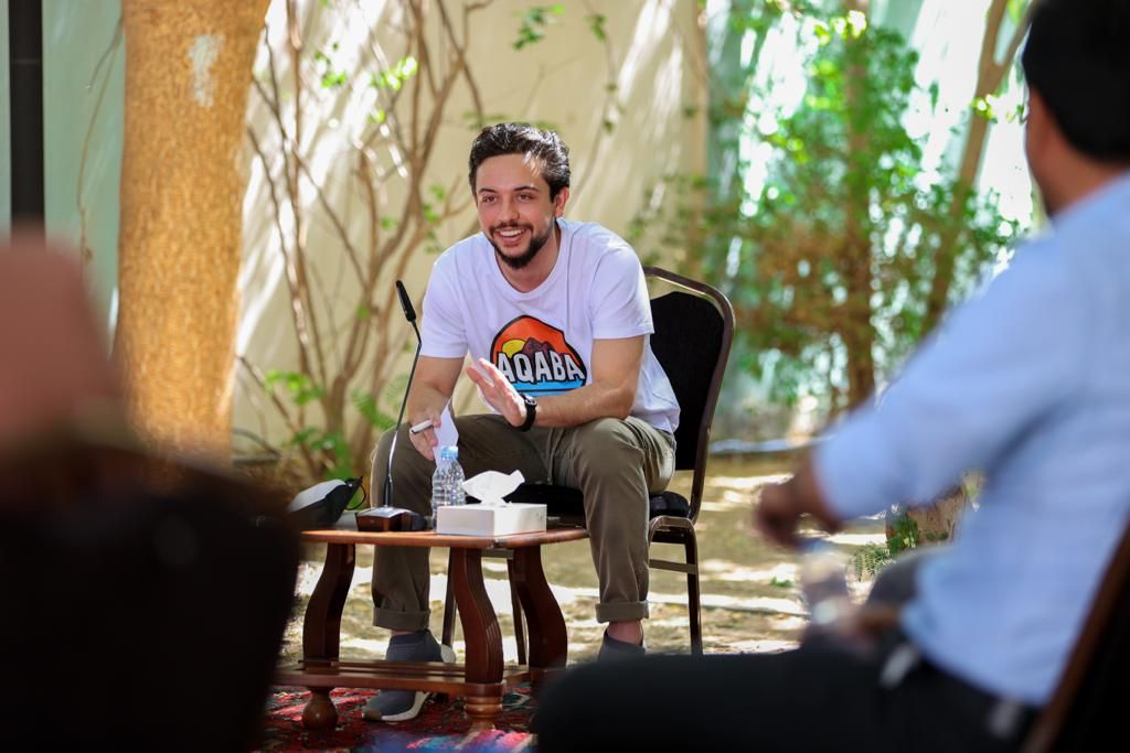 ولي العهد يلتقي بشباب من مختلف القطاعات بالعقبة