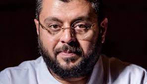 اسميك يقصف من الخارج ونوابه ينخرون من الداخل