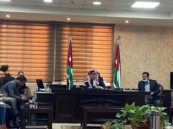 وزير الاشغال يوعز بتشكيل لجنة لمتابعة الزيارات والجولات الميدانية التي يجريها