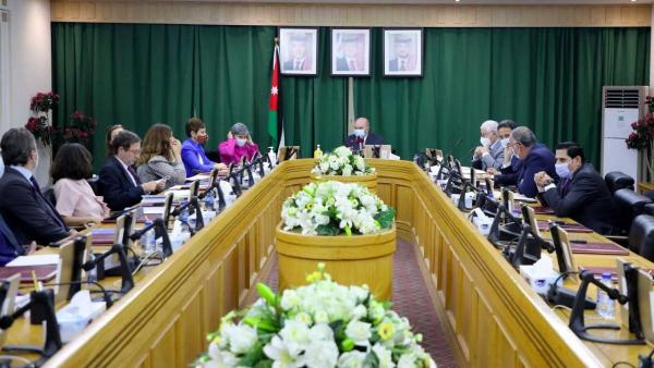 الفايز: دعم الأردن هو استقرار للمنطقة ومصلحة للجميع