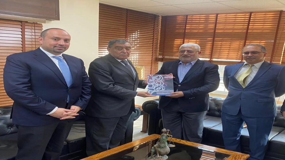 المحكمة الدستورية تتسلم نسخة من تقرير حقوق الإنسان لعام 2020  