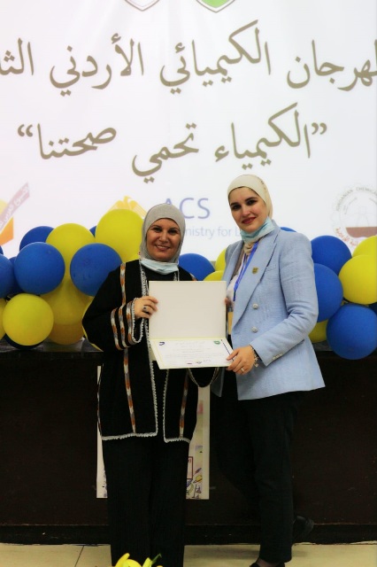   كلية الآداب والعلوم في عمان الأهلية تشارك في المهرجان الكيميائي الأمريكي - الأردني الثاني