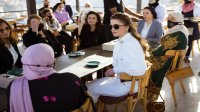 الملكة تطلع على الأعمال والخدمات المقدمة في "دار نعمة" في جبل القلعة  
