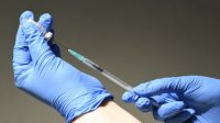 عضو في لجنة الأوبئة: مرور 6 أشهر على تلقي الجرعة الثانية من لقاح كورونا من أسباب ارتفاع الإصابات  