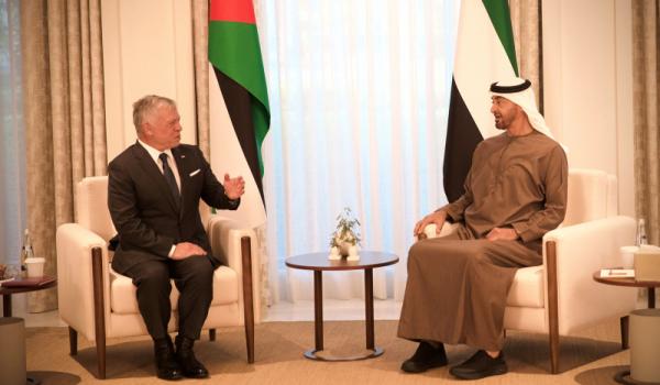 الملك وبن زايد يؤكدان أهمية العمل من أجل تعزيز الشراكات التنموية