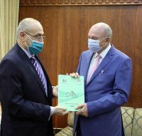 الفايز يتسلم تقرير ديوان المحاسبة للعام الماضي