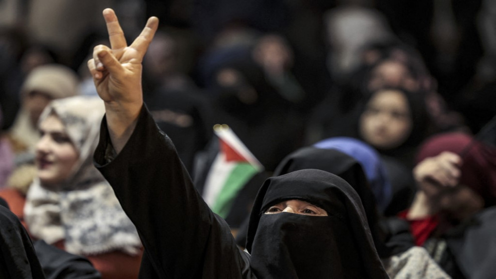 بريطانيا تحظر حركة حماس وتصنفها بجناحيها "منظمة إرهابية"