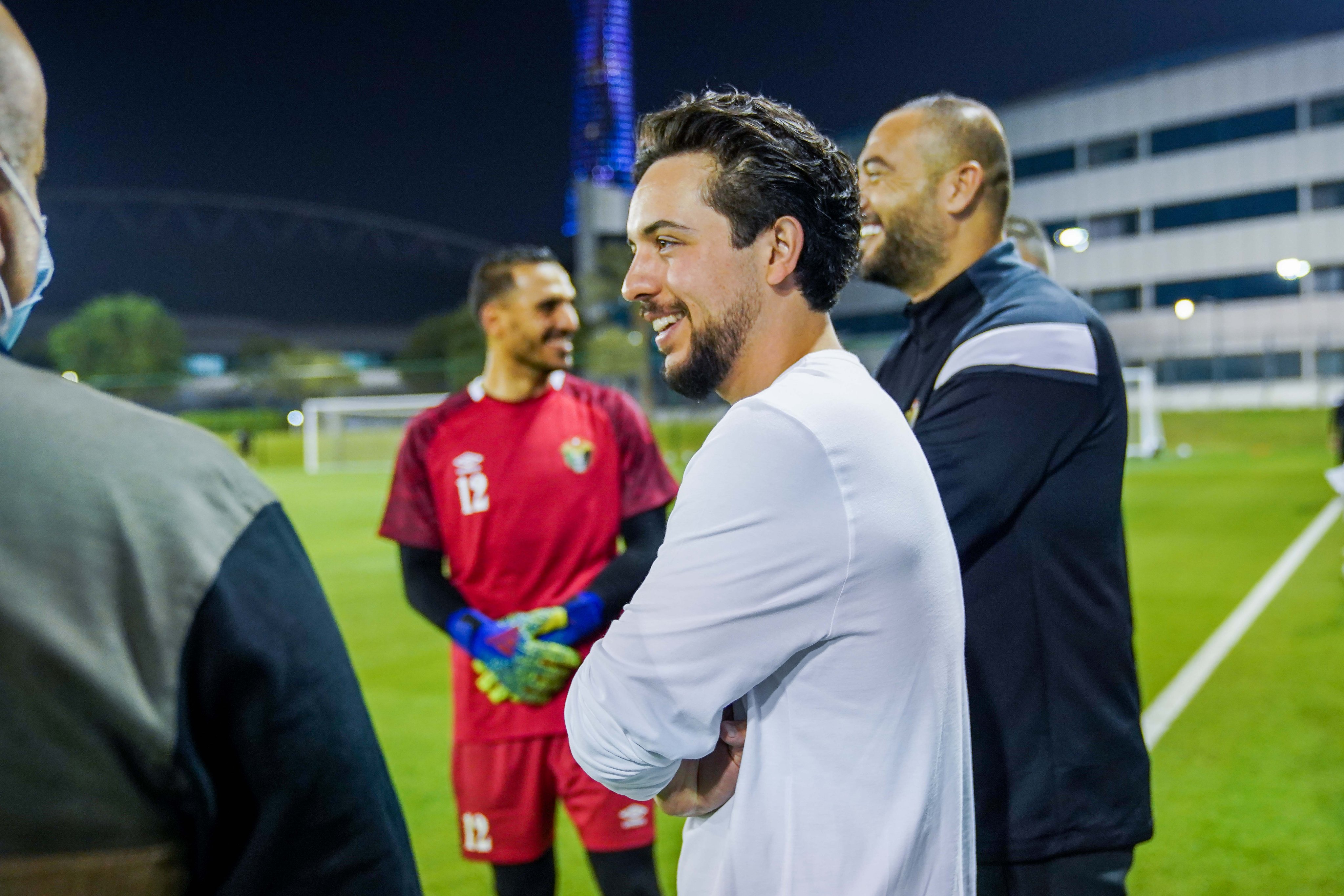ولي العهد يزور المعسكر التدريبي للمنتخب الوطني المشارك في بطولة كأس العرب