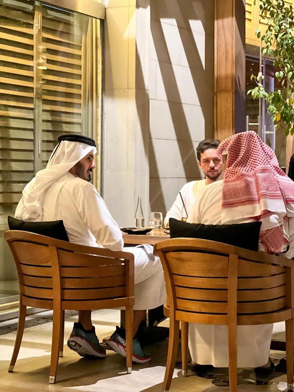 ولي العهد يزور كتارا في الدوحة