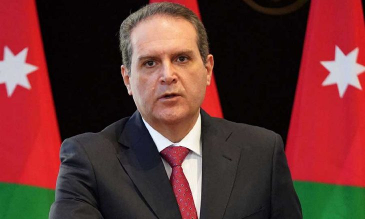 الهواري يمنع نقل الأطباء الا بعد عامين من مباشرة العمل