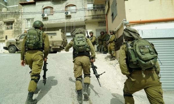 الاحتلال يشن حملة اعتقالات ومداهمات في القدس ومدن الضفة