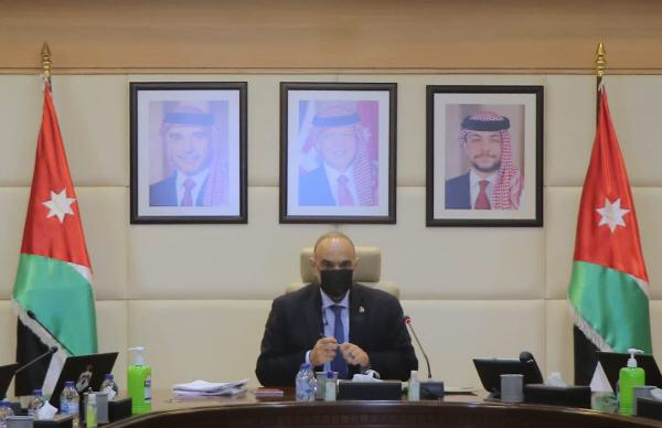 الخصاونة يقرر تمديد أمر الدفاع المتعلق بحبس المدين لنهاية حزيران 2022