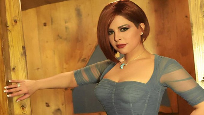 شمس الكويتية تستعرض أنوثتها على إنستجرام