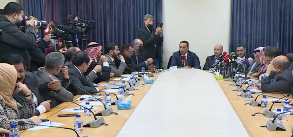رئيس الزراعة النيابية يطلب خروج الاعلام من لقاء حدادين