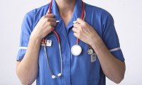 توقيف ممرض استخرج شهادات تطعيم كاذبة مقابل رشوة