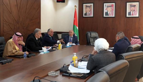 العهد النيابية تؤكد أهمية الشراكة والتعاون مع السلطة التنفيذية