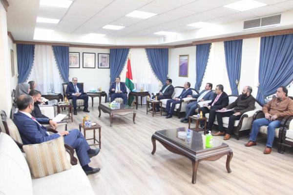 نواب يدعون لتوقيع مذكرة تعاون بين البرلمان الأردني والشعب المصري