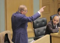 الدغمي تزعجه كلمة “عيب” ويقول لنائب آخر”إخرس”