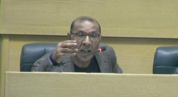 أبو زيد منتقدا تخفيض سن الترشح: "عيالنا ما توديه على سوق الخضار"