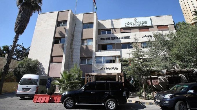 السياحة: إغلاق 8 منشآت ومخالفة وإنذار 49 أخرى لعدم التزامها بالتدابير الوقائية