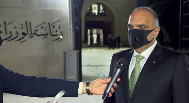 الخصاونة يعتذر على قلّة التواصل مع الإعلام