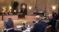 بالتفاصيل والصور .. الملك يلتقي ممثلين عن القطاع التجاري