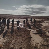 الحواتمه يتابع جهود البحث عن مركبة بداخلها شخص جرفتها السيول أمس في معان