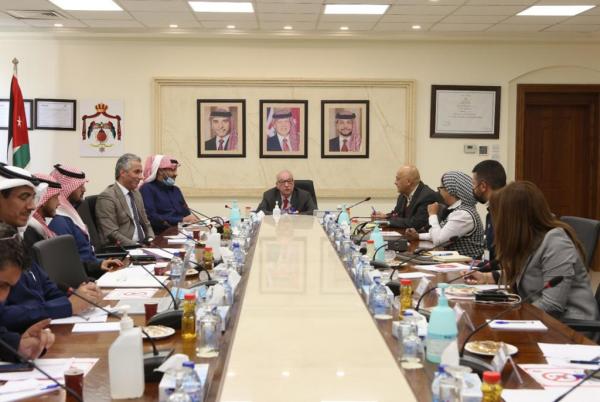 وزير الأشغال: الانتهاء من تنفيذ 4 مدارس ممولة بمنحة من الصندوق السعودي