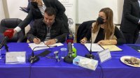 وزير الزراعة يتفقد جمعيات ومشاريع في مادبا ويوقع عدد من الاتفاقيات