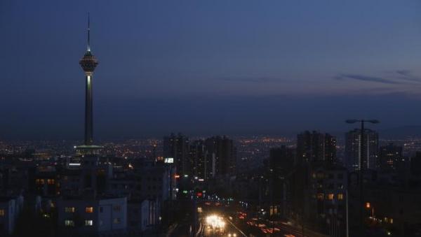 سماع دوي انفجارات قوية غربي إيران