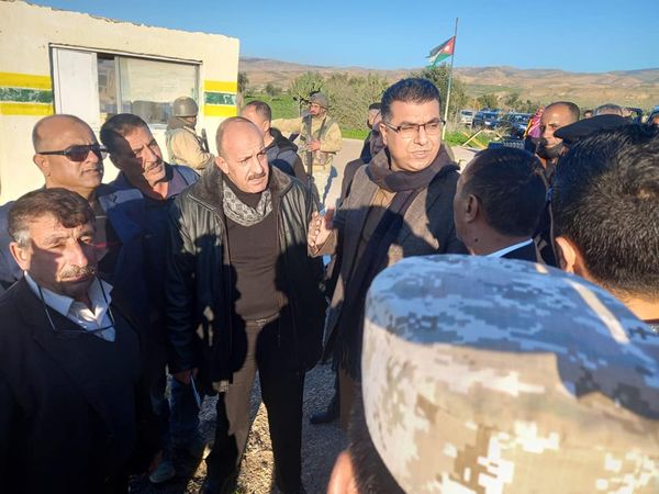 وزير الزراعة يتفقد أضرار الصقيع في الأغوار(صور)