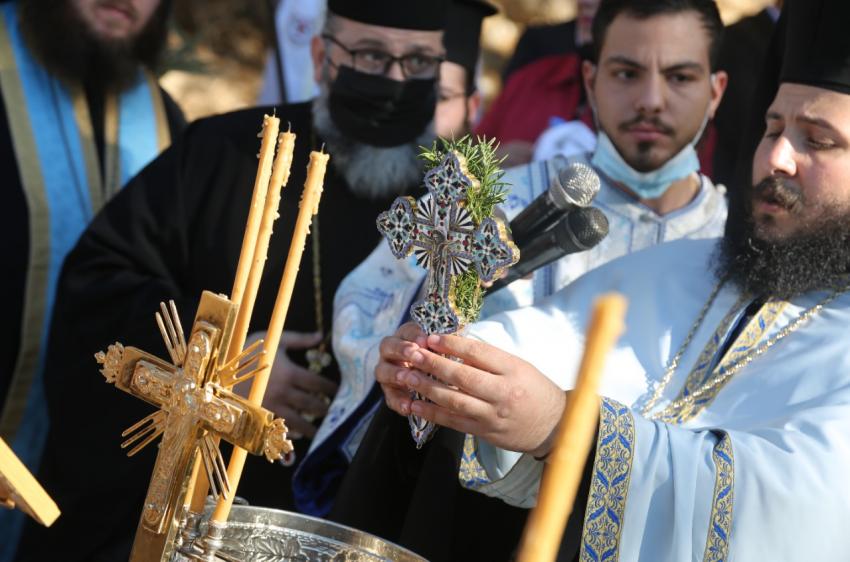بالصور ..الكنيسة الأرثوذكسية تحيي يوم الحج السنوي إلى المغطس