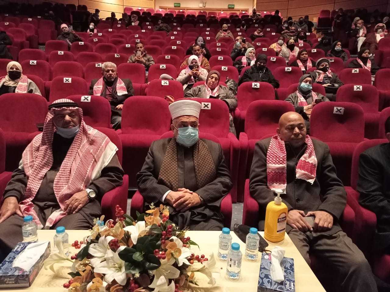وزير الأوقاف يرعى حفل تسيير رحلة عمرة لمرضى السرطان والمكفوفين
