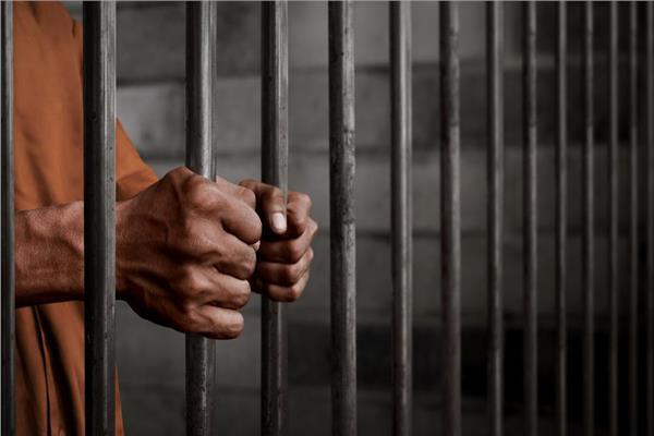 السجن 7 سنوات لشخص تعاون مع نائب سابق للاحتيال على عربي واردنيين بـ 700 ألف دينار