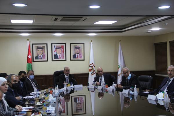 اجتماع موسع في الصناعة والتجارة لمناقشة مطالب المستثمرين وصعوبات تواجههم