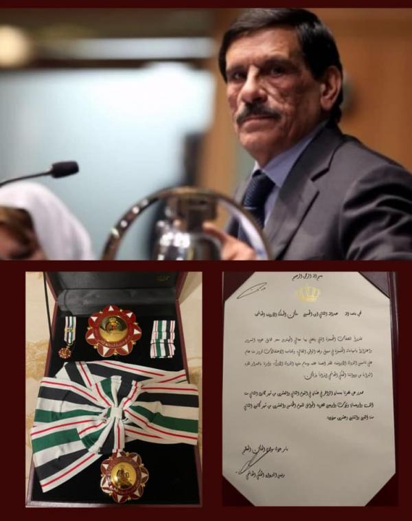 الملك ينعم على السرور بوسام المئوية