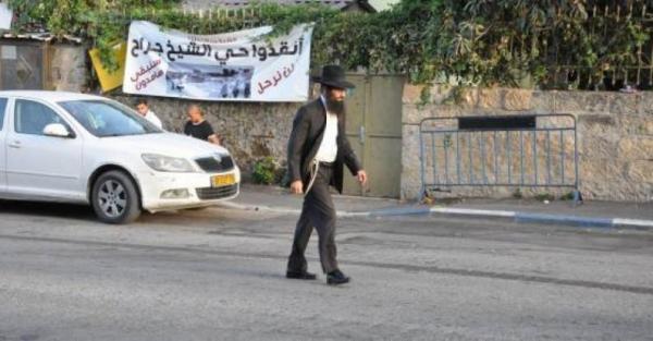 أهالي الشيخ جراح يحبطون محاولة مستوطن حرق مركباتهم