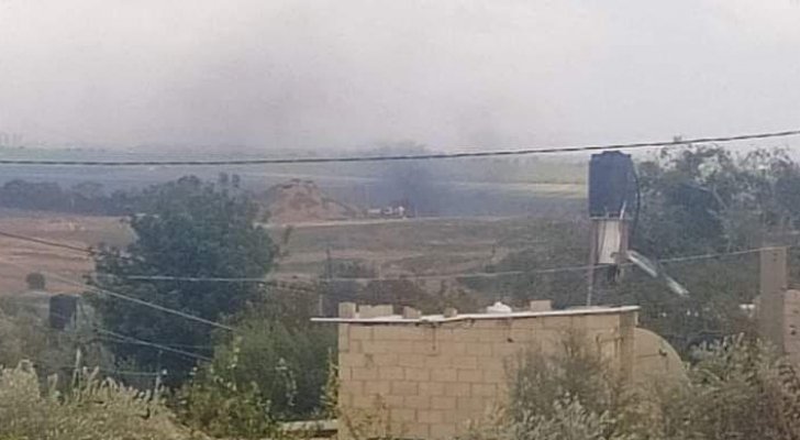 إعلام عبري: غزيون يلقون زجاجة حارقة على مركبة هندسية بمستوطنات الغلاف (فيديو)