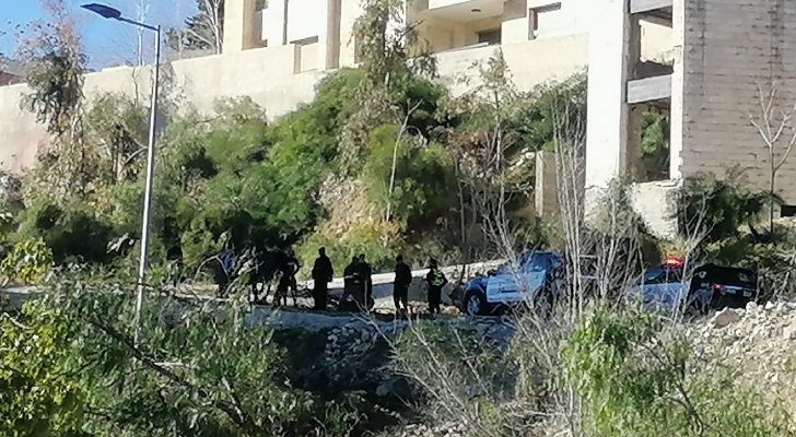 وفاة شخص سقط عن جسر عبدون (صور وفيديو)