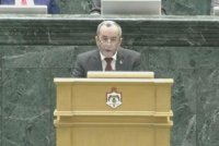 مشوقة يطالب الحكومة بشمول كافة الأردنيين بالتأمين الصحي