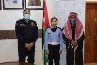 مدير إدارة الدوريات الخارجية يستقبل والد وابنة أحد شهداء الادارة