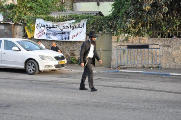 متطرفون يهود يواصلون اعتداءاتهم على أهالي الشيخ جراح