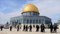 مستوطنون متطرفون يقتحمون الأقصى