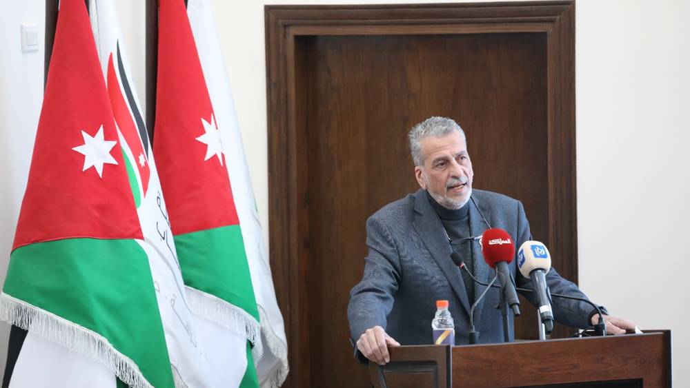 الكلالدة يلتقي الاحزاب السياسية