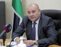 استثناء القناصل الفخريين من حظر العمل الحزبي